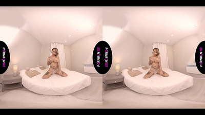 PORNBCN VR MILF espagnole mature se masturbe et suce votre bite en POV tout en fumant et en branlant ses jambes.